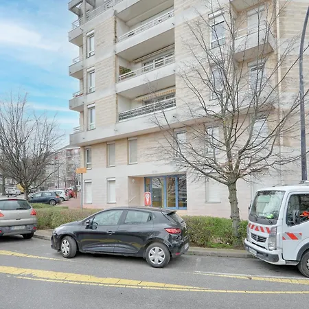 Les Sarrazines - 2 Voyageurs - Parking Prive Apartment
